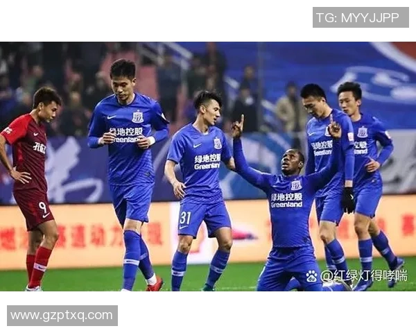 广州恒大击败上海申花,豪取中超积分榜榜首,赢得球迷狂热支持 广州恒大击败上海申花,豪取中超积分榜榜首,赢得球迷狂热支持