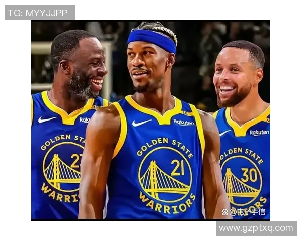 勇士全队备战新赛季，球队核心状态良好